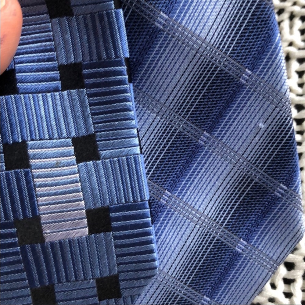 🎉SALE🎉Set of 2 Pierre Cardin / Van Heusen ties - Picture 5 of 5
